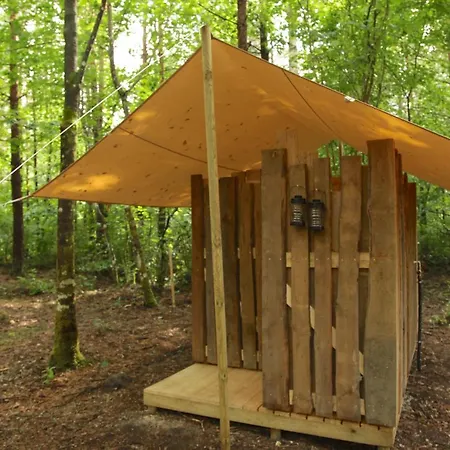 Luxusní stan Muhu Forest Camping *